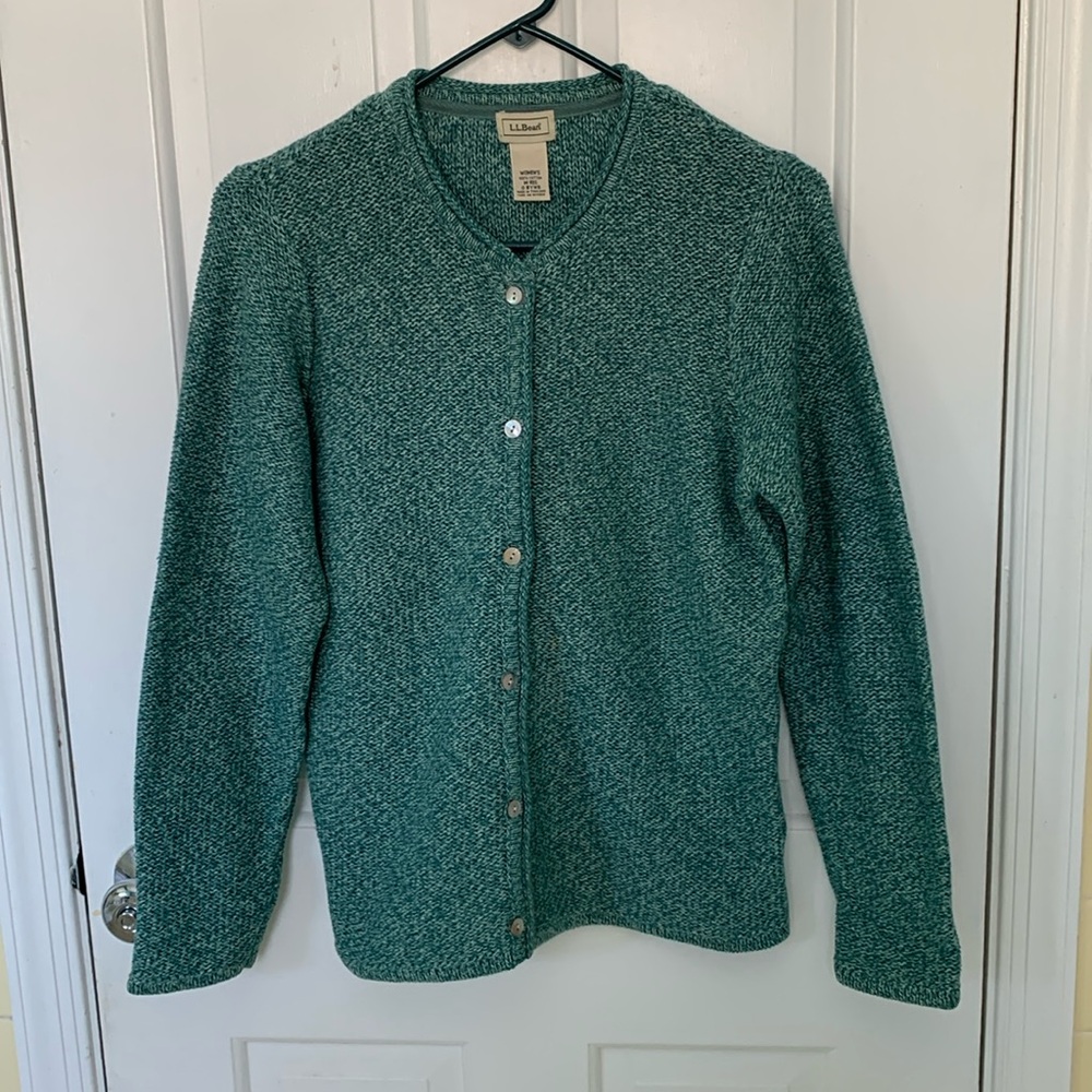 Pretty green cotton cardigan sweater!